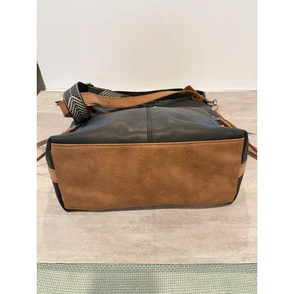 The Sak Ashland Black Leather Bucket Bag Crossbody Hobo
